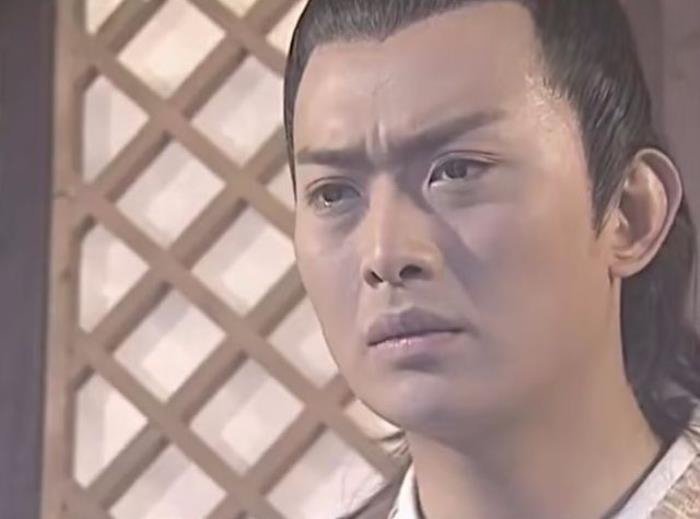 隋唐英雄传：蓉蓉被多名士兵欺负后，谁注意到秦叔宝的反应了？