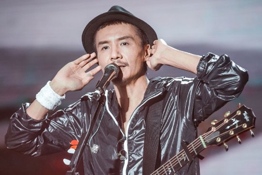 18岁的天堂wades是什么歌