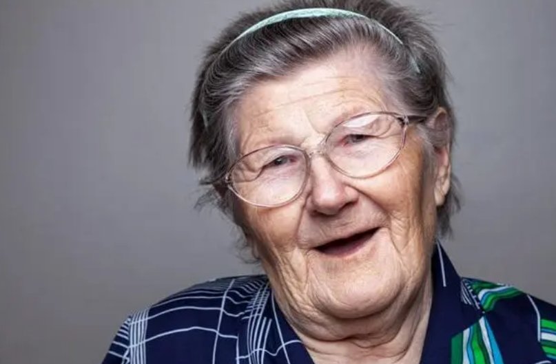 毛茸茸的成熟老太婆的描写