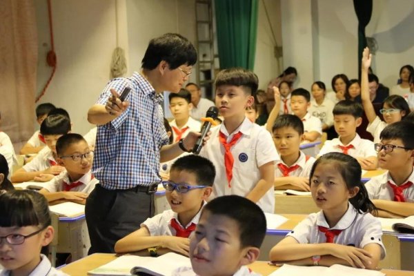 迎来送往是褒义词还是贬义词