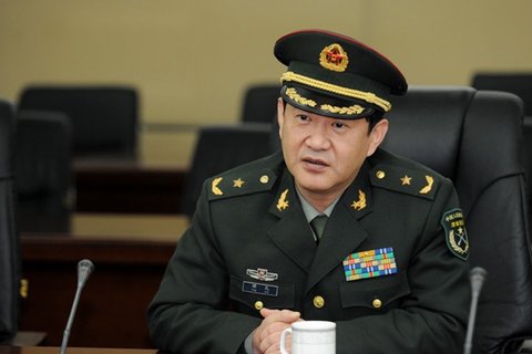 军长如果和地级的省公安厅厅长 比较，谁的官比较大啊，谁说话更有权威？谁知道？