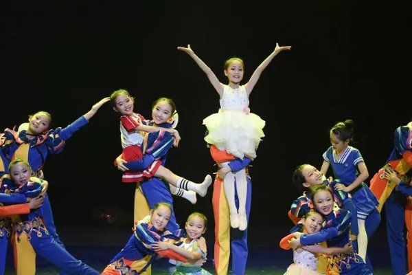 舞姿翩跹的读音