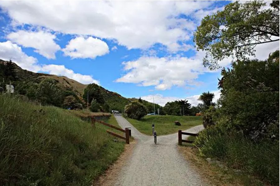 三岔路口是什么意思