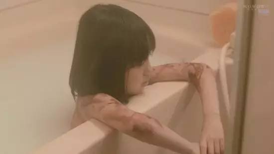 《玻璃芦苇》这部大尺度的日剧其实不止讲畸恋？