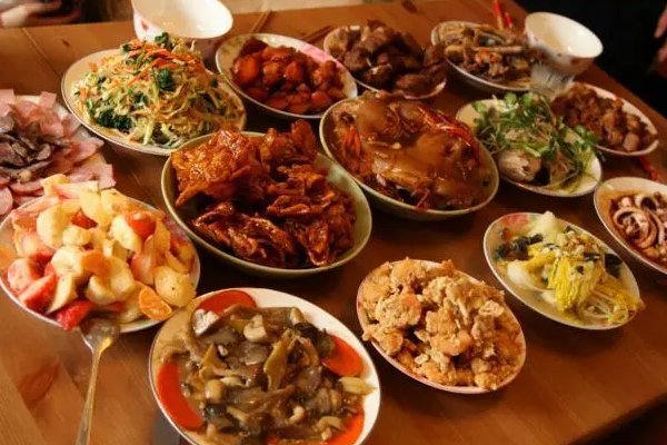 大吃大喝的意思是什么