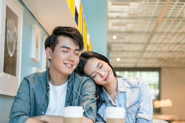 发嗲的意思是什么