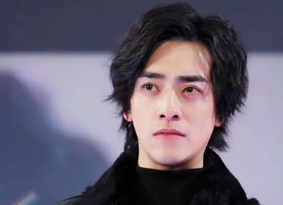 郑云龙的家庭背景