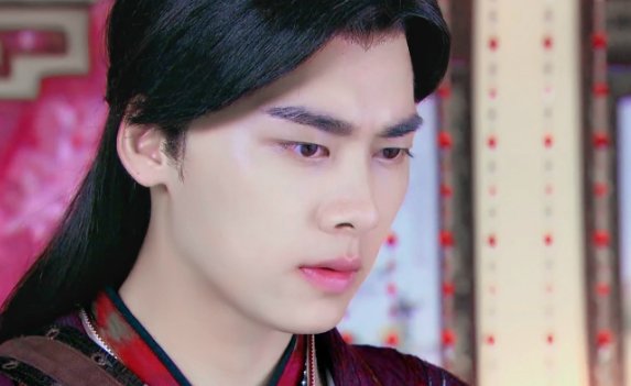 悭臾履行上古之约为什么不带少恭而是救走百里屠苏????表示很郁闷!!!!