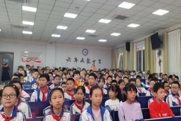 迎来送往是褒义词还是贬义词