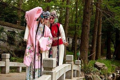 《红楼梦》中，林黛玉说的“如花美眷，似水流年”是什么意思吗?