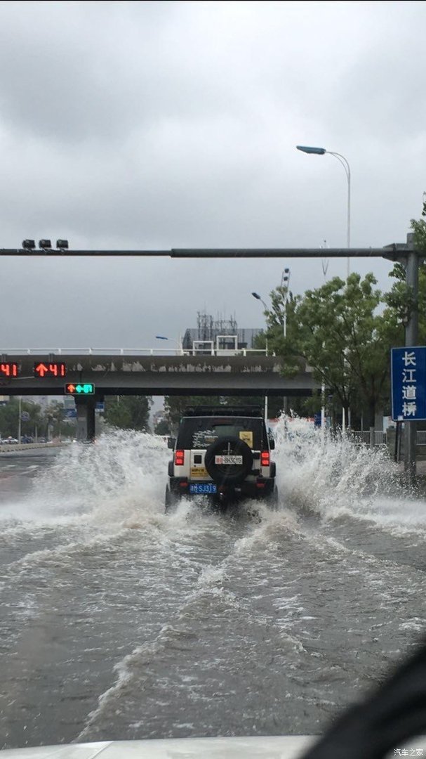 天津肆零极度公益救援，北京BJ40寻找需要帮助的车辆