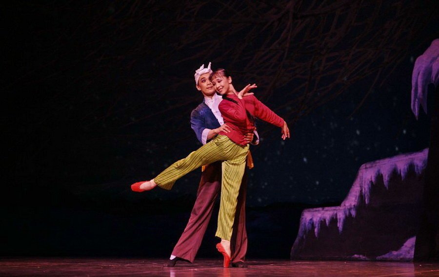 白毛女的故事梗概是什么？