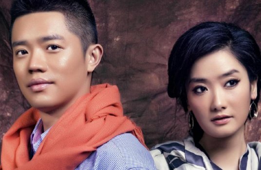 凤凰传奇偶遇路人求合照，曾毅又没被认出来，曾毅是什么反应？