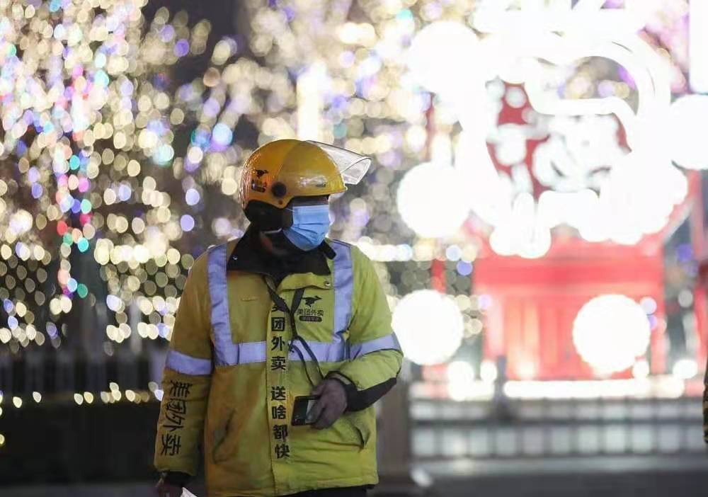 北京外卖骑手说自己33岁上大学也不晚,从职场返回学校有哪些难点?