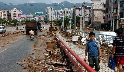 福州龙王台风发生在哪一年？