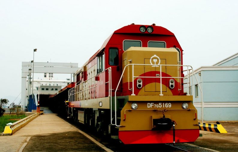 烟大铁路是海底隧道吗