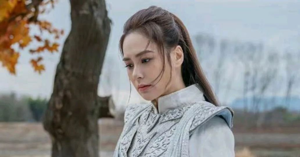 钟欣桐主演的网络大电影《封神妲己》上线了，她在电影中饰演什么样的角色？