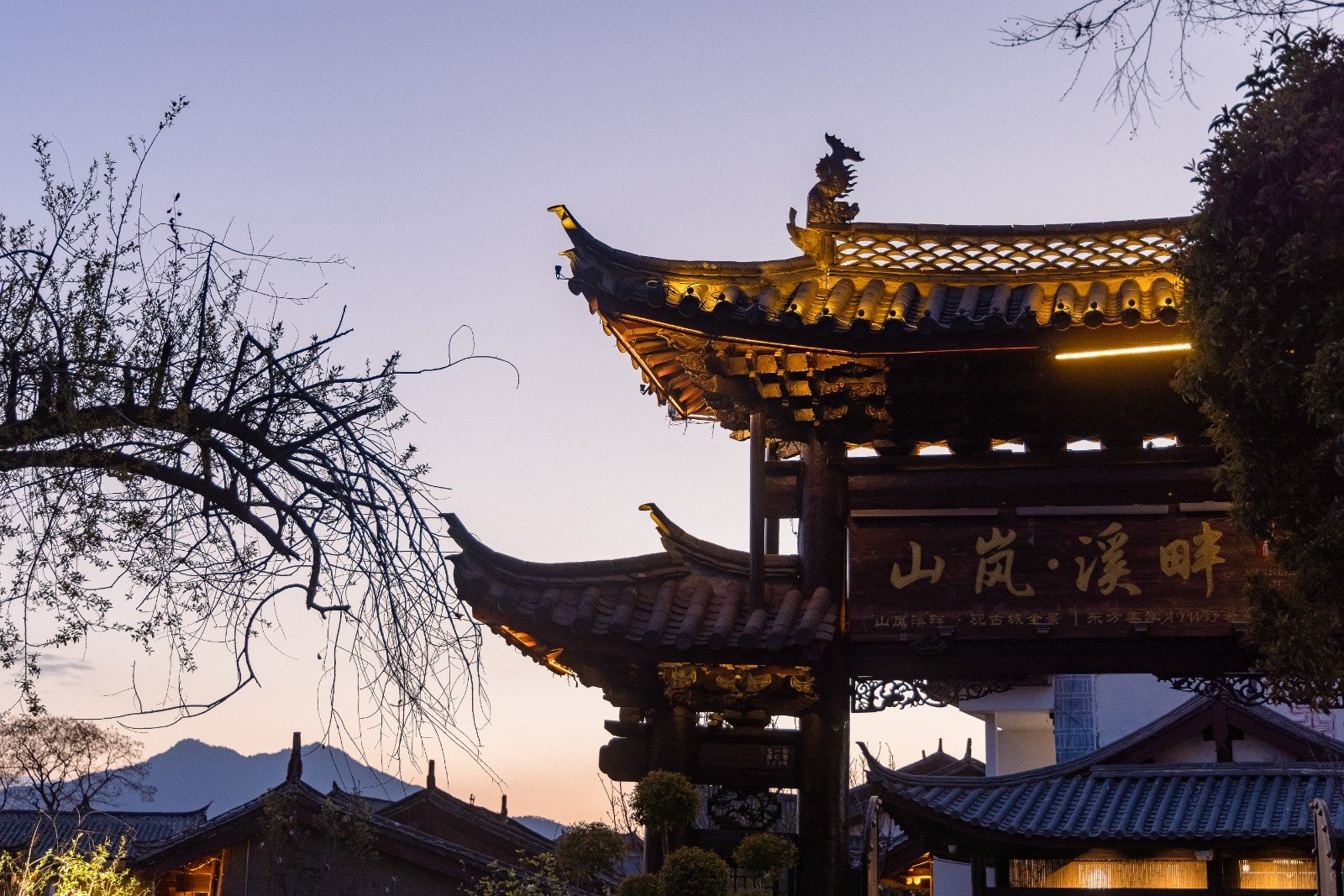 丽江古城里面有那些客栈比较有特色，且性价比比较高？