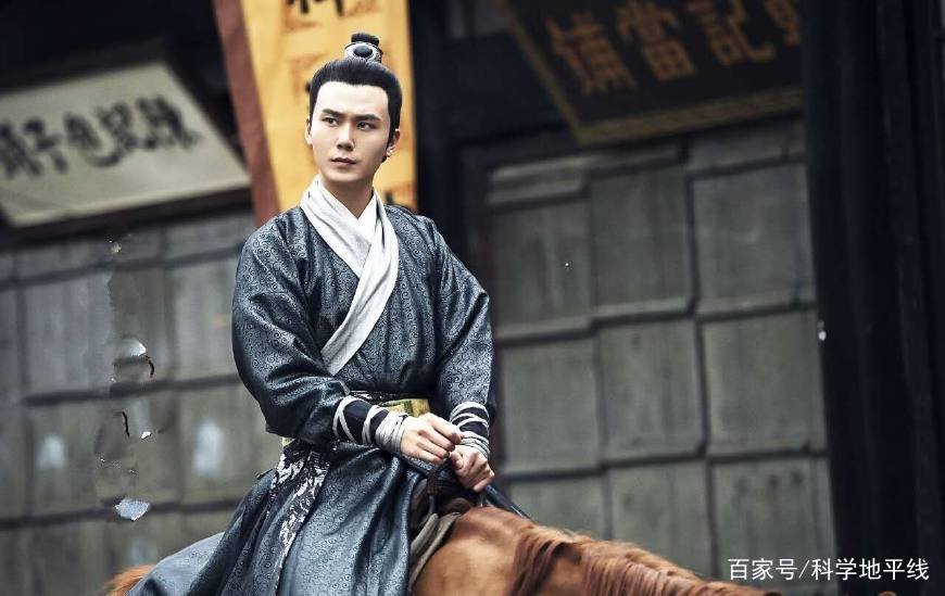 谁的父亲郁郁而终，母亲沦为玩物，自己却被斩杀？