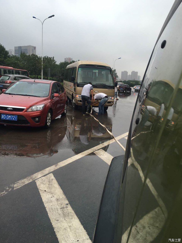 天津肆零极度公益救援，北京BJ40寻找需要帮助的车辆