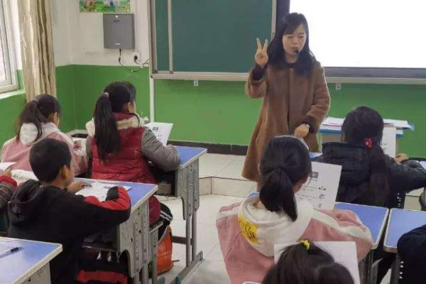 首先…然后...接着...最后...写句子