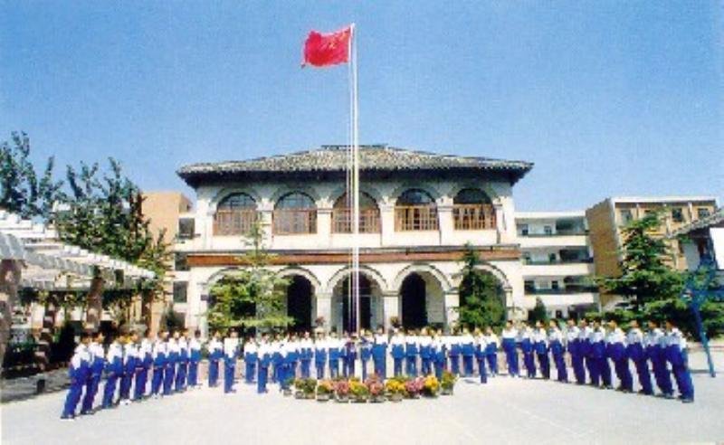 济南市育英中学好不好？