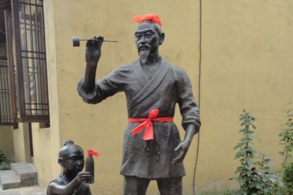 《卖油翁》中被删掉一句话是什么？