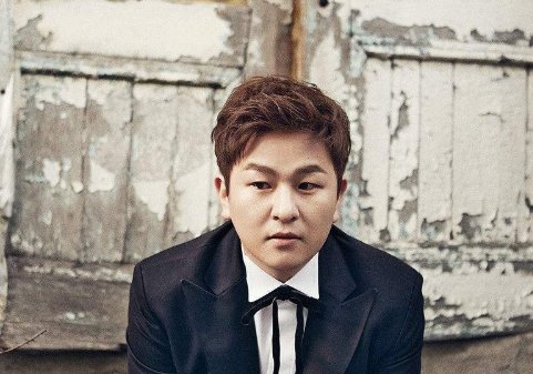 super star k是韩国哪一个经纪公司的?