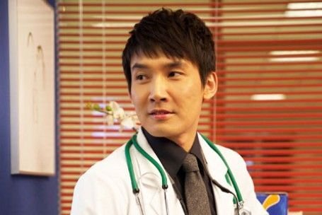 魏大勋希望麻醉医生被更多人看见，娱乐圈哪个艺人是医生专业户？