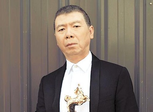 冯小刚炮轰李晨滚出娱乐圈，与范冰冰很“脏”得照片被曝！你咋看？