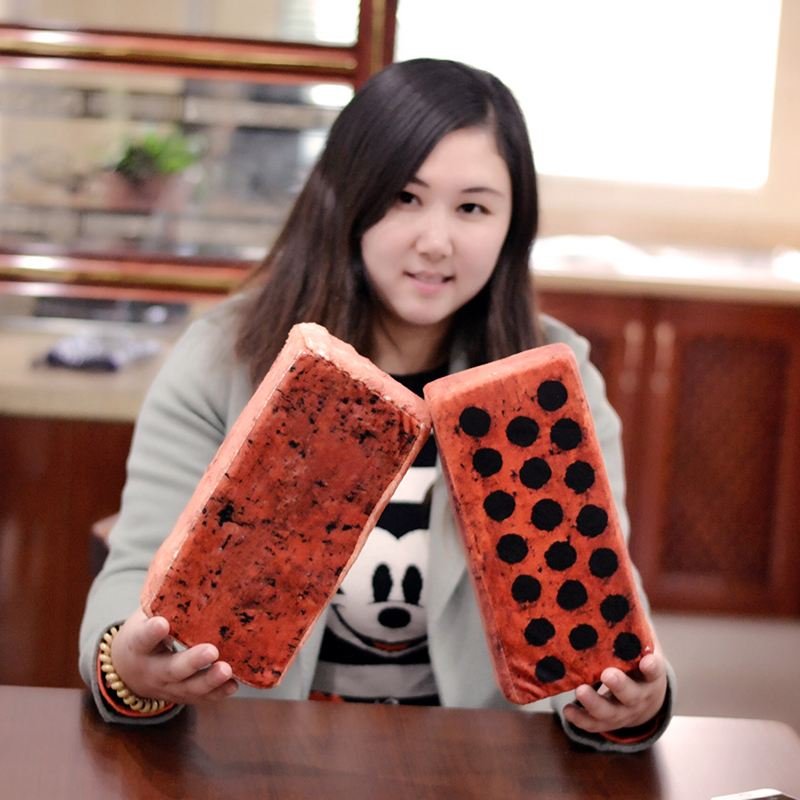 上海女生收到男友送的砖头可乐引发热议，你收到过哪些奇葩的礼物？