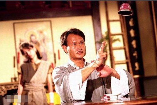 林正英演的盗慈禧墓的那个片叫什么名？