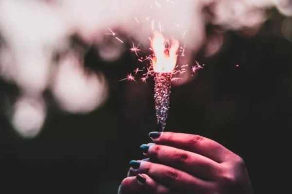 女生发朋友圈说：年纪大了，越来越喜欢有结果的事情和说到做到的人了，人生在世真的挺不容易的？