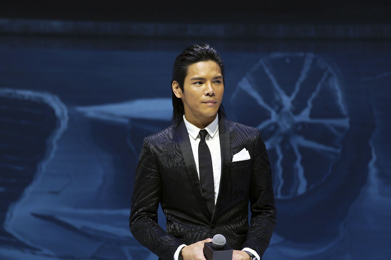 向佐回应退赛，你知道是什么原因吗？