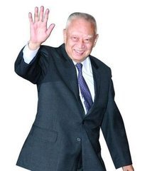 香港特别行政区首任行政长官是谁