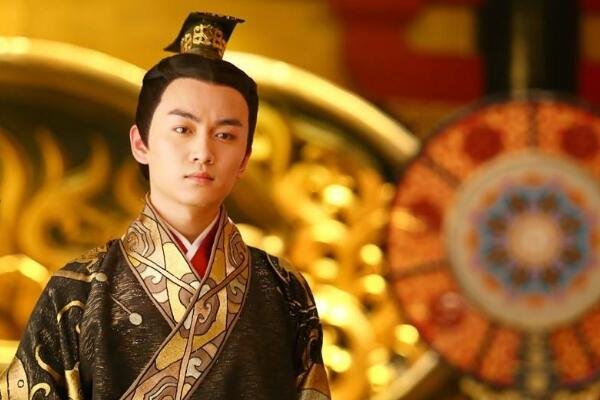 汉宣帝刘询刚出生，为何全家人都死光了呢？