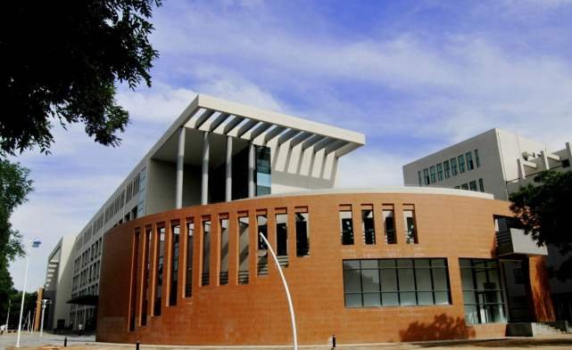 上大学真的是能上一本就不上二本吗？