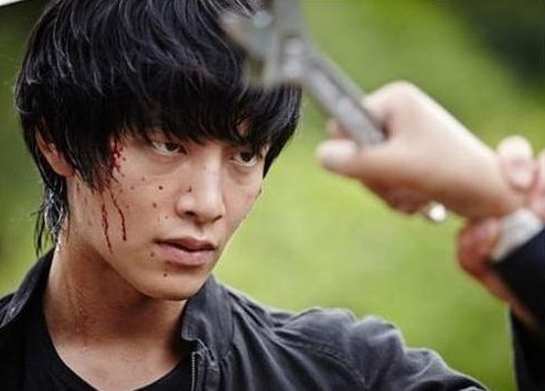 《Monster》主要讲了什么？