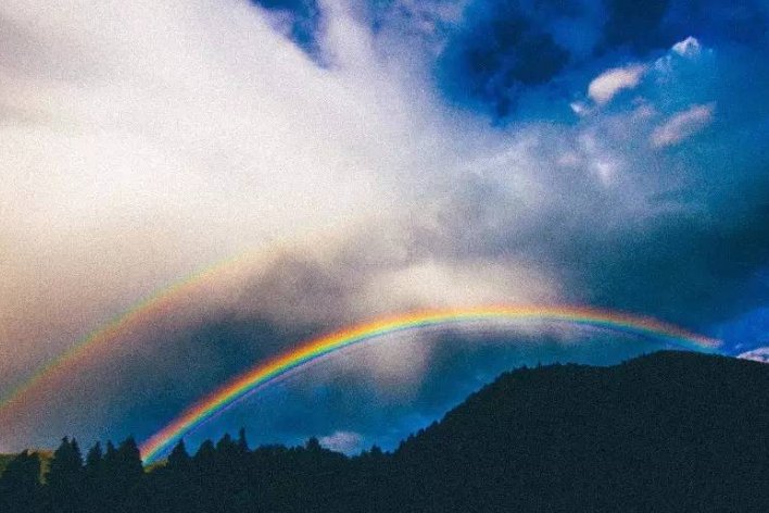 天青色等烟雨想表达什么意思