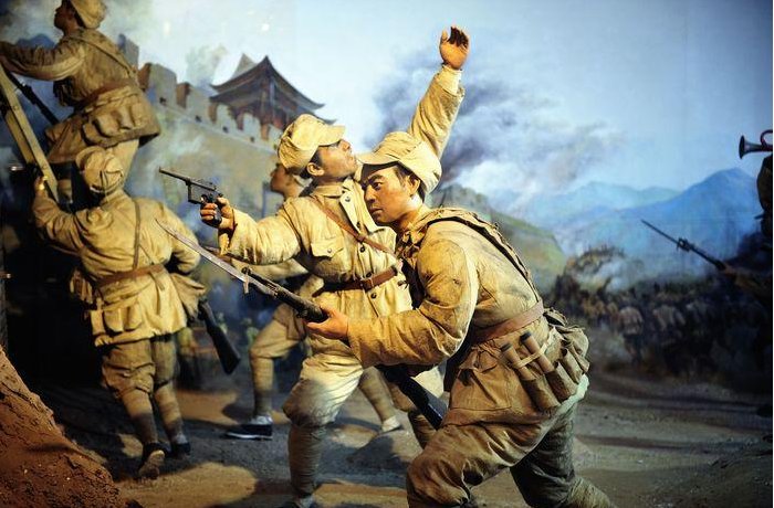 横扫千军如卷席描写的是什么场面