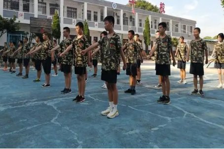 有哪些国家戒网瘾的学校？