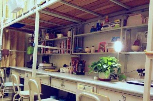 分享一下，你在宿舍里做过最疯狂的事情是什么？