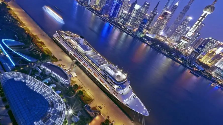 封控下的上海港：船未堵但货难运，这会造成多大的损失？