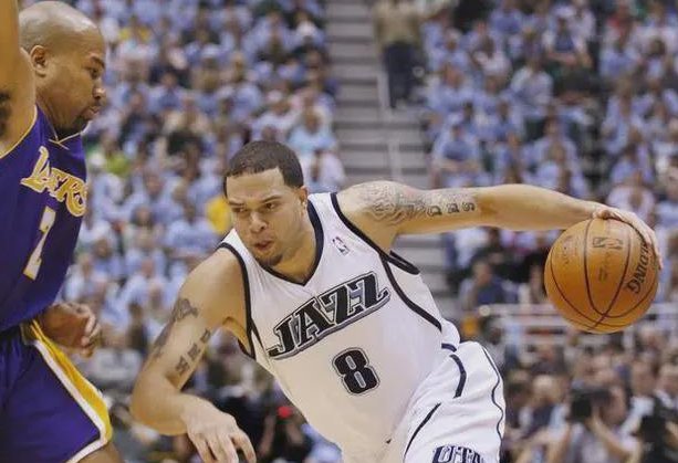 德隆威廉姆斯年薪