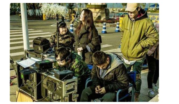 电影《夜惑》讲的是什么？