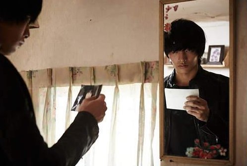 《Monster》主要讲了什么？