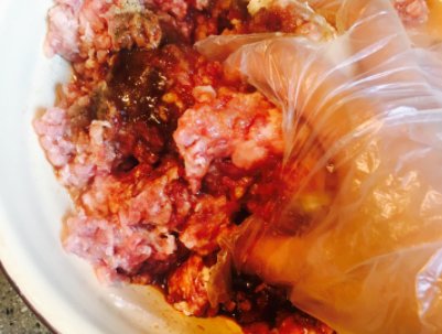 腌香肠 让颜色变红 放什么