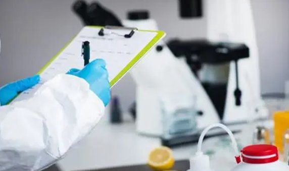 近两年中国已报告近20例霍乱病例，这种病毒在哪个季节是高发期？