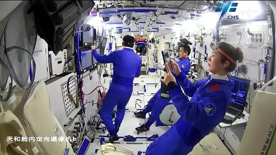 年底将有6名航天员共同在太空出差，他们可能会完成哪些任务？