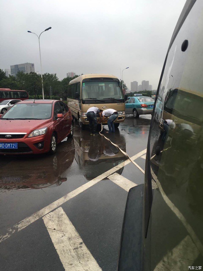 天津肆零极度公益救援，北京BJ40寻找需要帮助的车辆